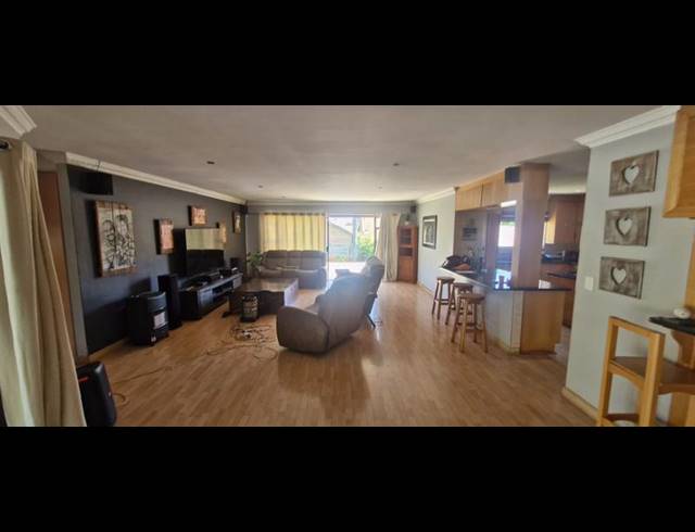 FARM FOR SALE IN CELTISDAL